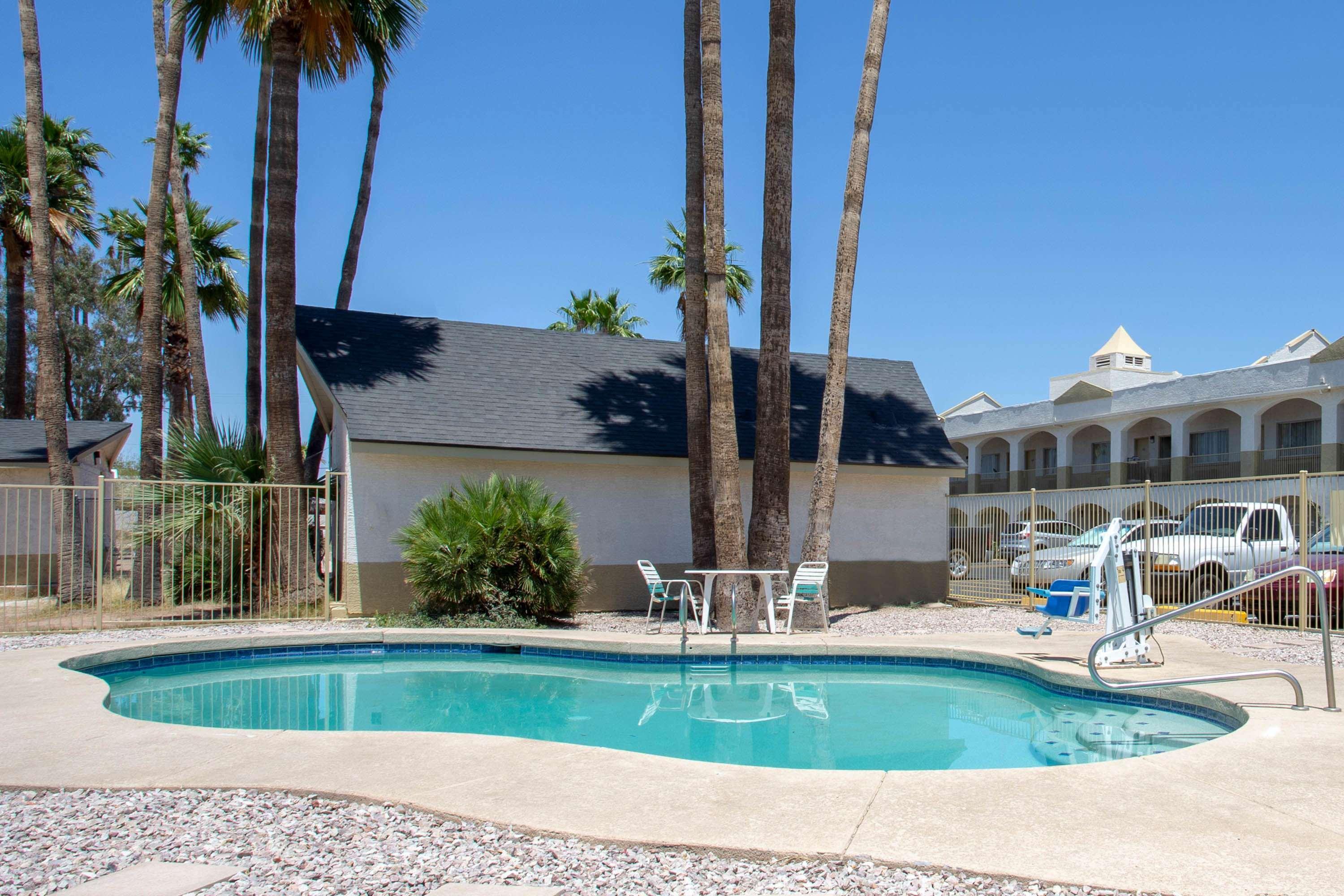 Days Inn By Wyndham Airport - Phoenix Extérieur photo